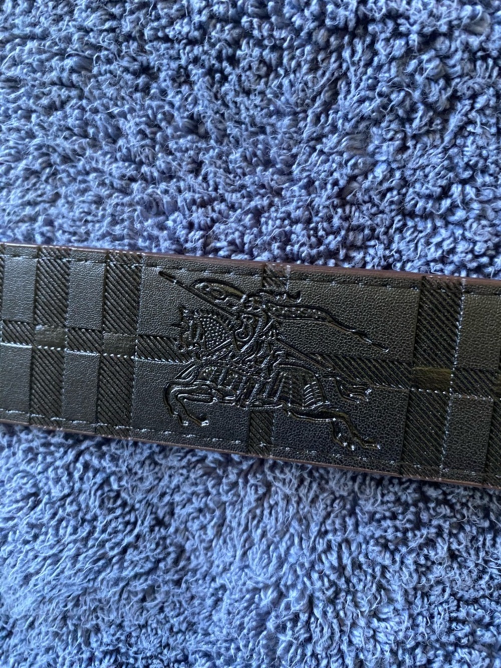 Flat Gold “B” Buckle on Reversible Burberry Belt. 115cm - Picture 6 of 7